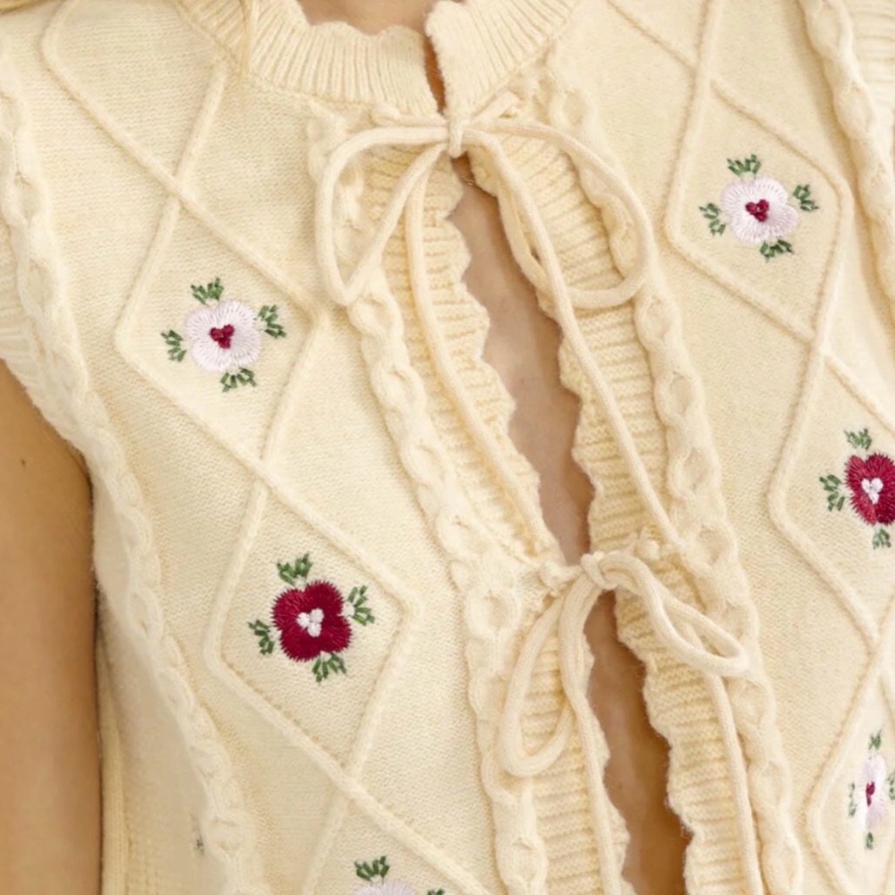 CLOUD TEN embroidered front tie cream top S M L - Picture 4 of 4